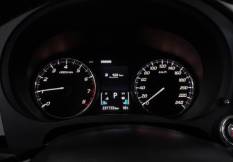 Подержанный автомобиль Mitsubishi Outlander 2016 года (12 фото)