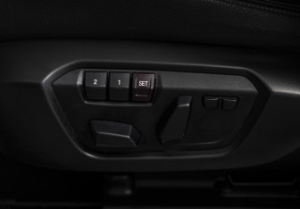 Подержанный автомобиль BMW X4 2017 года (17 фото)