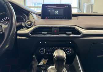 Подержанный автомобиль Mazda CX-9 2018 года (18 фото)