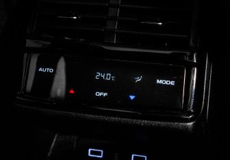 Подержанный автомобиль Geely Monjaro 2023 года (20 фото)