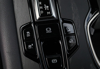 Подержанный автомобиль Lexus RX 2023 года (16 фото)