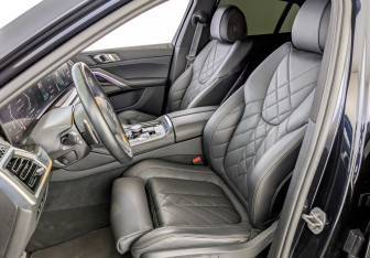 Подержанный автомобиль BMW X6 2023 года (21 фото)