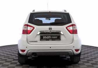 Подержанный автомобиль Nissan Terrano 2021 года (6 фото)