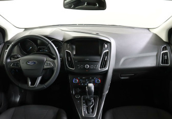Подержанный автомобиль Ford Focus Sedan 2016 года (11 фото)