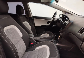 Подержанный автомобиль Kia Ceed Wagon 2013 года (10 фото)