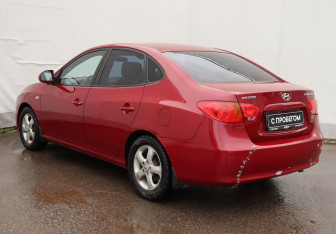 Подержанный автомобиль Hyundai Elantra Sedan 2007 года (6 фото)