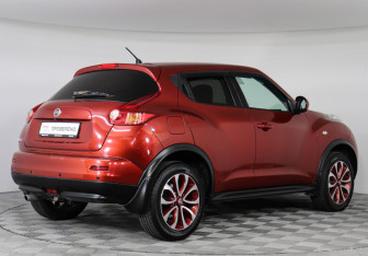 Подержанный автомобиль Nissan Juke 2014 года (4 фото)