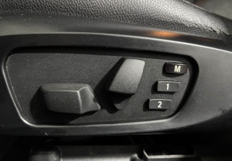 Подержанный автомобиль BMW X1 2011 года (17 фото)