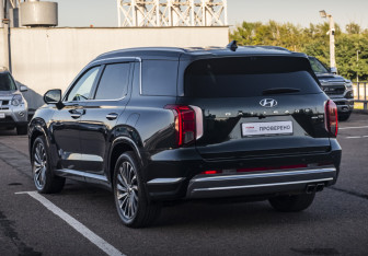 Подержанный автомобиль Hyundai Palisade 2023 года (7 фото)