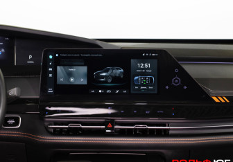 Подержанный автомобиль Changan UNI-K 2024 года (17 фото)