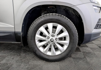 Подержанный автомобиль Skoda Karoq 2021 года (18 фото)