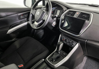 Подержанный автомобиль Suzuki SX4 Hatchback 2021 года (9 фото)