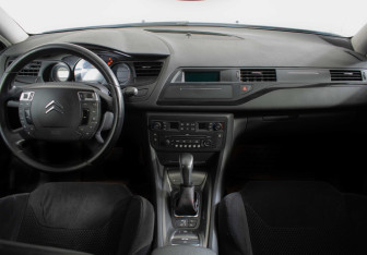 Подержанный автомобиль Citroen C5 Wagon 2008 года (11 фото)