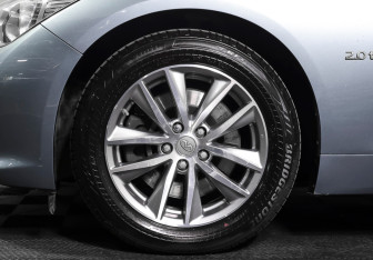 Подержанный автомобиль Infiniti Q50 2016 года (26 фото)