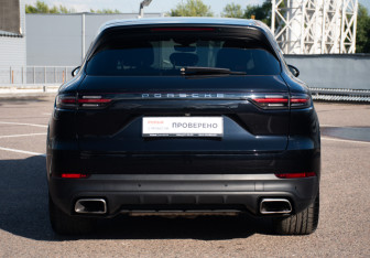 Подержанный автомобиль Porsche Cayenne 2018 года (6 фото)
