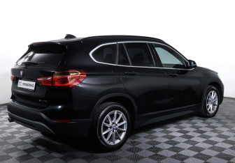 Подержанный автомобиль BMW X1 2018 года (5 фото)