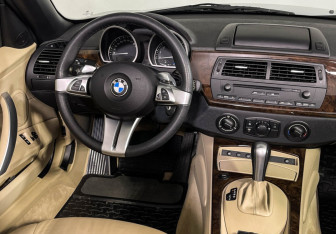Подержанный автомобиль BMW Z4 Roadster 2008 года (14 фото)