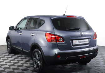 Подержанный автомобиль Nissan Qashqai 2008 года (7 фото)