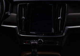Подержанный автомобиль Volvo V90 Cross Country 2017 года (14 фото)