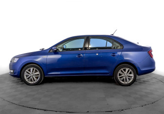 Подержанный автомобиль Skoda Rapid Liftback 2019 года (8 фото)