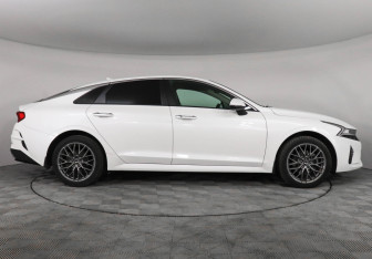 Подержанный автомобиль Kia K5 2020 года (4 фото)