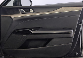 Подержанный автомобиль Kia K5 2021 года (25 фото)