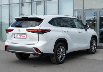 Новый Toyota Highlander 2025 (6 фото)