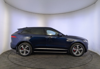 Подержанный автомобиль Jaguar F-Pace 2017 года (4 фото)