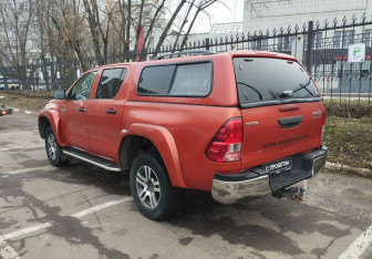 Подержанный автомобиль Toyota Hilux 2015 года (6 фото)