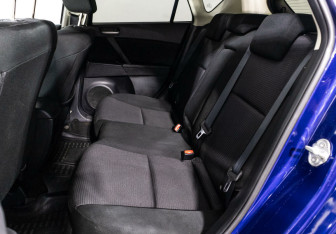 Подержанный автомобиль Mazda 3 Hatchback 2012 года (11 фото)