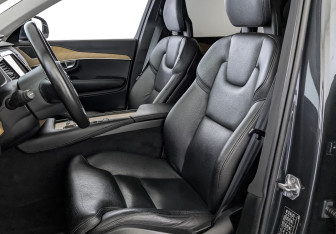 Подержанный автомобиль Volvo XC90 2021 года (20 фото)