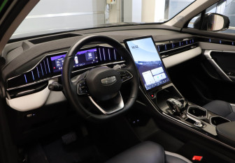 Подержанный автомобиль Geely Atlas 2024 года (7 фото)