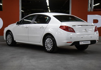 Подержанный автомобиль Peugeot 508 Sedan 2012 года (7 фото)