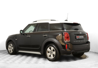 Подержанный автомобиль MINI Countryman 2020 года (7 фото)