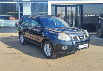 Подержанный автомобиль Nissan X-Trail 2012 года (3 фото)
