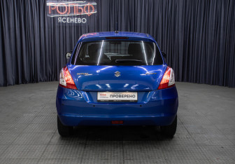 Подержанный автомобиль Suzuki Swift Hatchback 2011 года (6 фото)