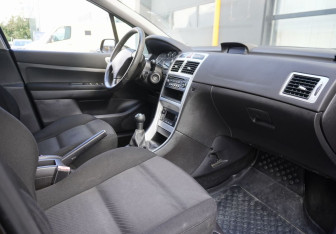 Подержанный автомобиль Peugeot 307 Hatchback 2006 года (11 фото)