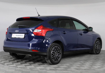 Подержанный автомобиль Ford Focus Hatchback 2012 года (5 фото)