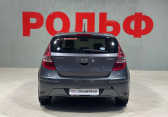 Подержанный автомобиль Hyundai i30 Hatchback 2010 года (6 фото)