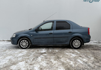 Подержанный автомобиль Renault Logan Sedan 2011 года (8 фото)