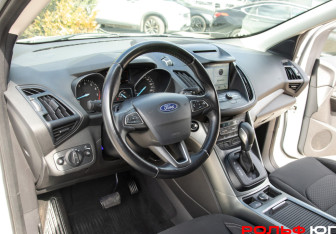 Подержанный автомобиль Ford Kuga 2017 года (15 фото)