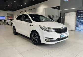 Подержанный автомобиль Kia Rio Sedan 2017 года (3 фото)
