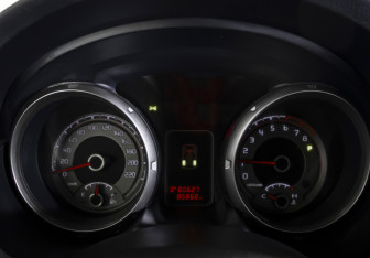 Подержанный автомобиль Mitsubishi Pajero 2011 года (11 фото)