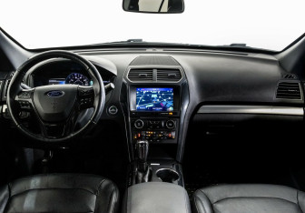 Подержанный автомобиль Ford Explorer 2018 года (7 фото)