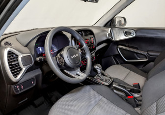 Подержанный автомобиль Kia Soul 2022 года (16 фото)