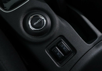 Подержанный автомобиль Mitsubishi Outlander 2015 года (13 фото)