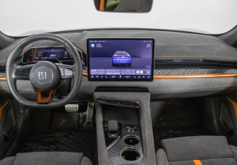 Подержанный автомобиль Zeekr 001 2023 года (13 фото)