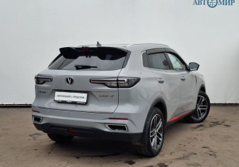 Подержанный автомобиль Changan UNI-S 2024 года (5 фото)