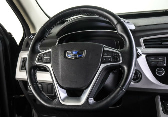 Подержанный автомобиль Geely Atlas 2018 года (11 фото)