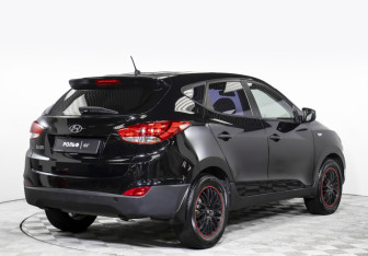 Подержанный автомобиль Hyundai ix35 2013 года (5 фото)